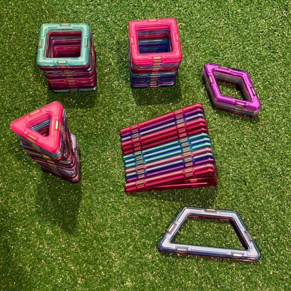Magnetic building toys 🎄 🎁
